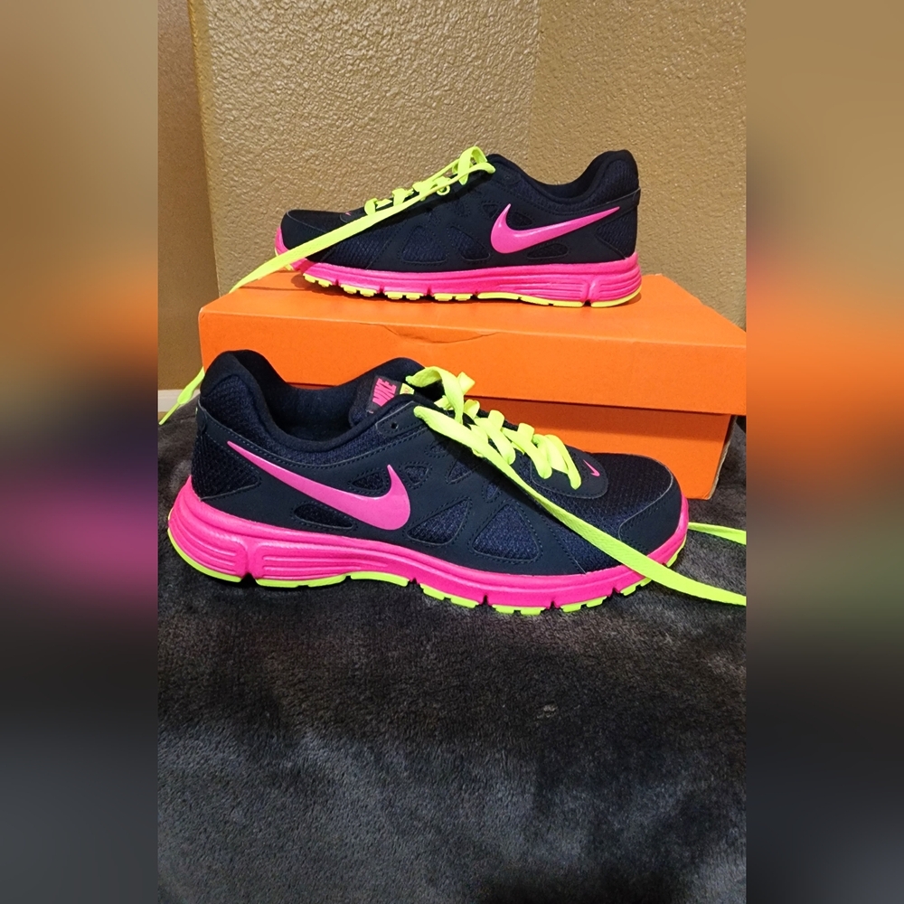 Nike Revolution 2 women Sneakers  Pink Swoosh & Neon Yellow Laces Size 8